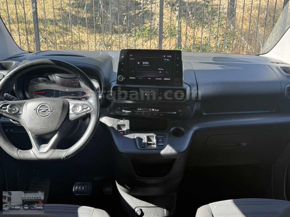 2023 OPEL COMBO 1.5 D EDİTİON OTOMOTİK VİTES HATASIZ 61 BİN KM