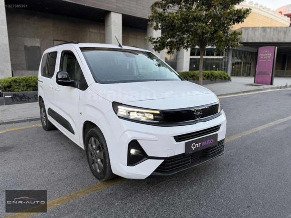 ÇNR AUTO'DAN OPEL COMBO 1.5 EDİTİON OTOMATİK HATASIZ BOYASIZ