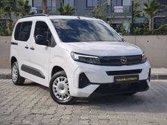 OPEL COMBO 1.5 D ESSENTİAL 130 HP HATASIZ SERVİS BAKIMLI