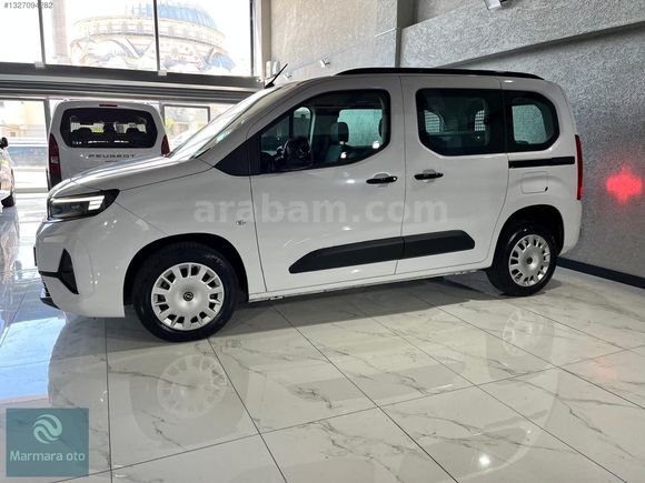 2026 MODEL OPEL COMBO 1.5**ESSENTİAL**OTOMATİK %20 FATURALI
