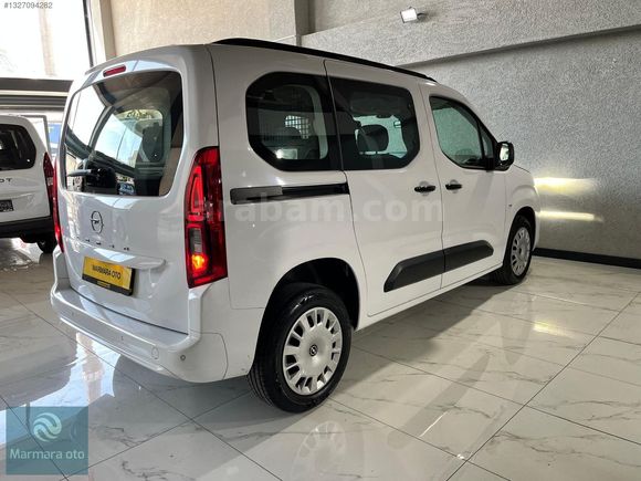 2026 MODEL OPEL COMBO 1.5**ESSENTİAL**OTOMATİK %20 FATURALI