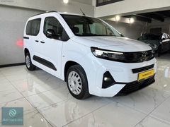 2026 MODEL OPEL COMBO 1.5**ESSENTİAL**OTOMATİK %20 FATURALI