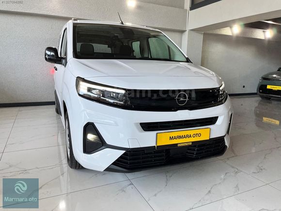 2026 MODEL OPEL COMBO 1.5**ESSENTİAL**OTOMATİK %20 FATURALI