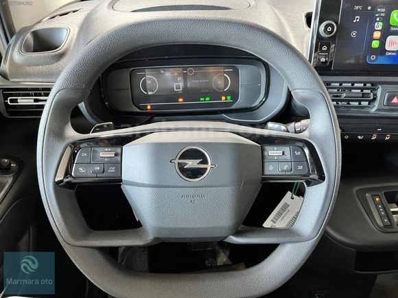 2026 MODEL OPEL COMBO 1.5**ESSENTİAL**OTOMATİK %20 FATURALI