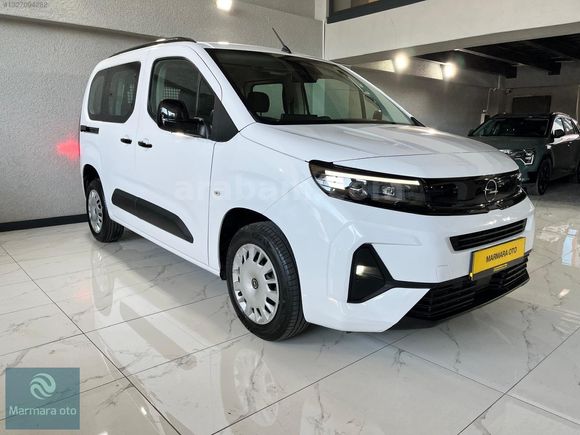 2026 MODEL OPEL COMBO 1.5**ESSENTİAL**OTOMATİK %20 FATURALI