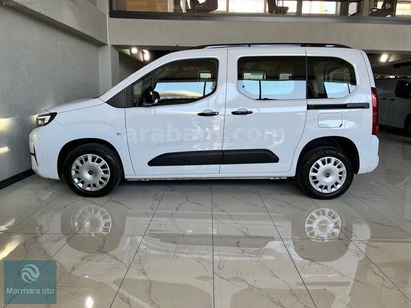 2026 MODEL OPEL COMBO 1.5**ESSENTİAL**OTOMATİK %20 FATURALI