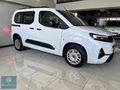2026 MODEL OPEL COMBO 1.5**ESSENTİAL**OTOMATİK %20 FATURALI