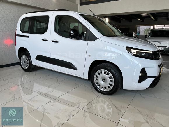 2026 MODEL OPEL COMBO 1.5**ESSENTİAL**OTOMATİK %20 FATURALI