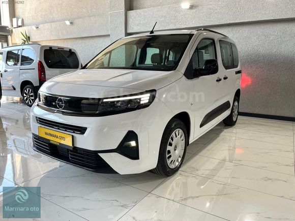 2026 MODEL OPEL COMBO 1.5**ESSENTİAL**OTOMATİK %20 FATURALI