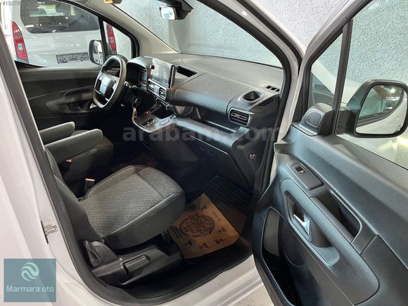 2026 MODEL OPEL COMBO 1.5**ESSENTİAL**OTOMATİK %20 FATURALI