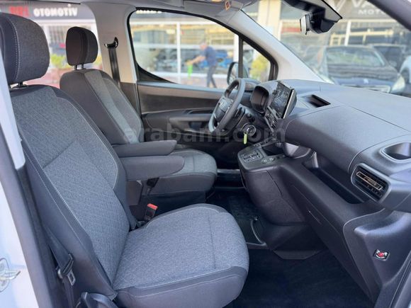 2026 OPEL COMBO 1.5 D ESSENTİAL HATASIZ BOYASIZ SIFIR AYARINDA