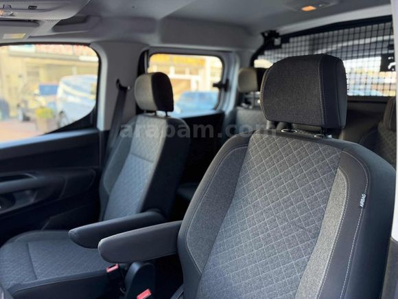 2026 OPEL COMBO 1.5 D ESSENTİAL HATASIZ BOYASIZ SIFIR AYARINDA