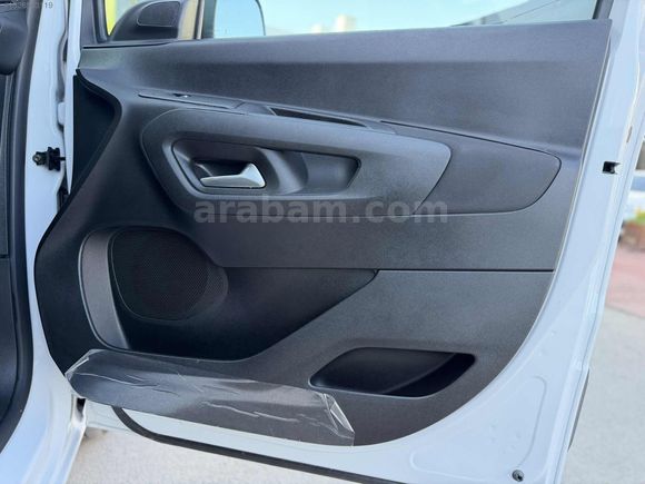 2026 OPEL COMBO 1.5 D ESSENTİAL HATASIZ BOYASIZ SIFIR AYARINDA