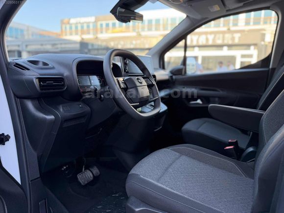 2026 OPEL COMBO 1.5 D ESSENTİAL HATASIZ BOYASIZ SIFIR AYARINDA