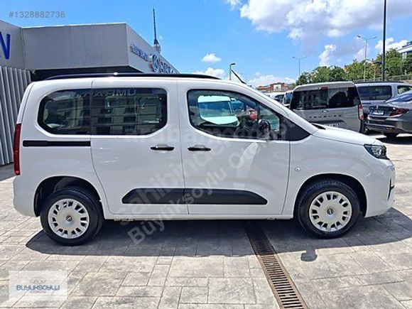 BÜYÜKSOYLU'DAN 2026 MODEL OPEL COMBO 1.5D ESSENTİAL AT8 FL 130HP