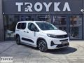 TROYKA'DAN 2025 OPEL COMBO 1.5 D ULTIMATE OTOMATİK K.K 12 TAKSİT