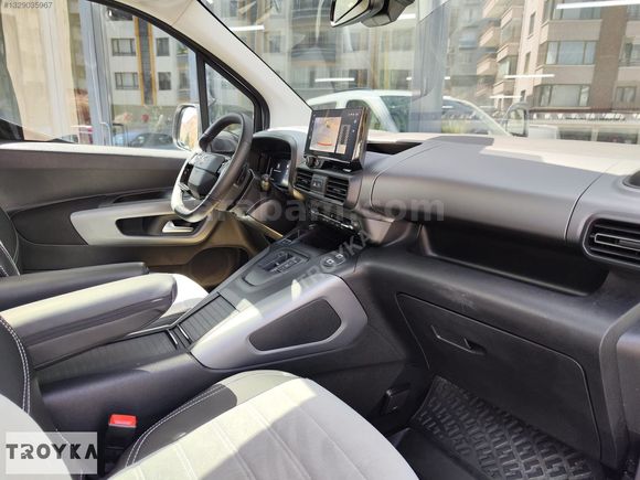 TROYKA'DAN 2025 OPEL COMBO 1.5 D ULTIMATE OTOMATİK K.K 12 TAKSİT