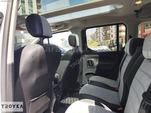 TROYKA'DAN 2025 OPEL COMBO 1.5 D ULTIMATE OTOMATİK K.K 12 TAKSİT