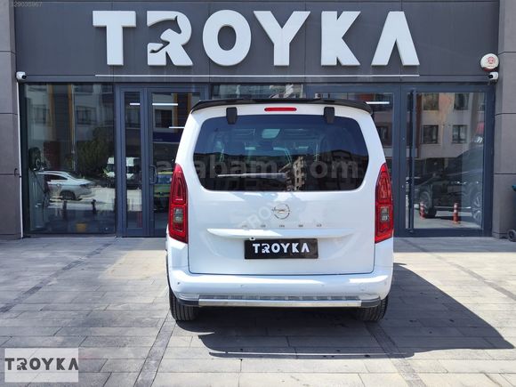 TROYKA'DAN 2025 OPEL COMBO 1.5 D ULTIMATE OTOMATİK K.K 12 TAKSİT
