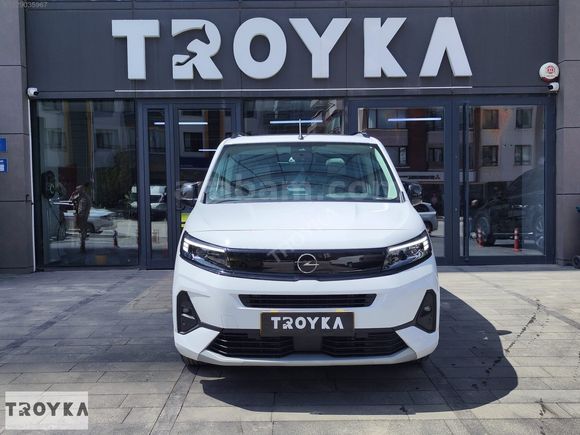 TROYKA'DAN 2025 OPEL COMBO 1.5 D ULTIMATE OTOMATİK K.K 12 TAKSİT