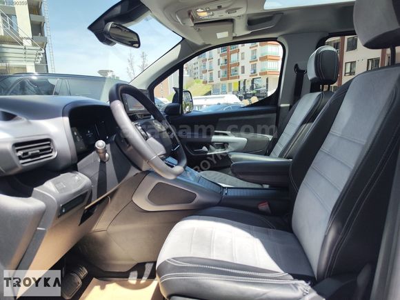 TROYKA'DAN 2025 OPEL COMBO 1.5 D ULTIMATE OTOMATİK K.K 12 TAKSİT