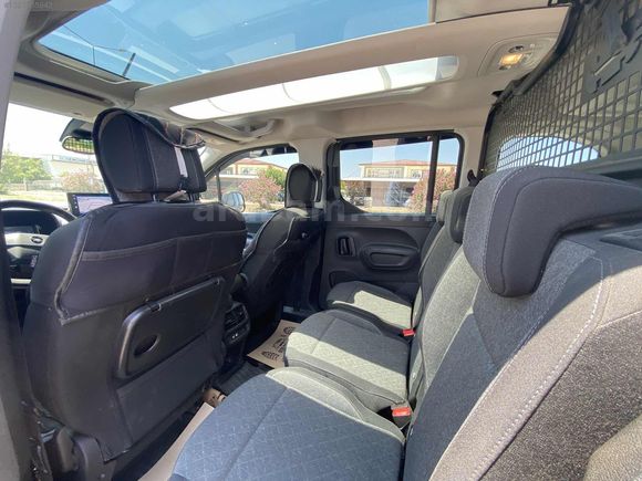 2025 OPEL COMBO 1.5 D ULTİMATE 40.000KM SERVİS BAKIMLI HATASIZ!