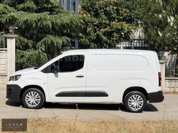 LUSSO GARAJ'dan UZUN ŞASE PARTNER PANELVAN