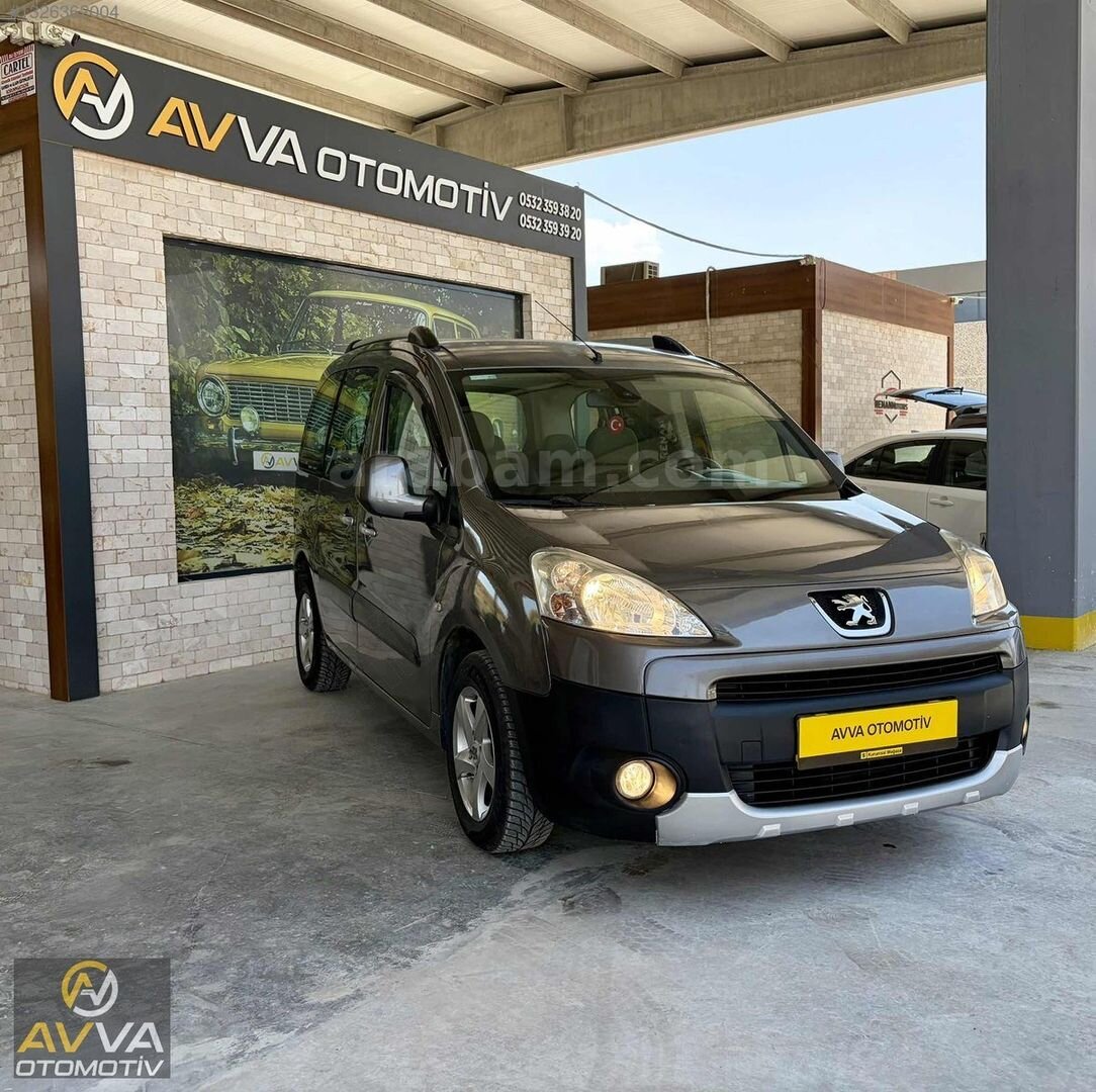 Galeriden Peugeot Partner 1.6 HDI Premium 2012 Model Denizli 196.000 km Gri 2