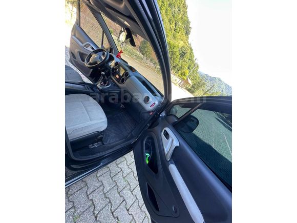 AUTO OLGUNDAN HATASIZ PEJO PARTNER