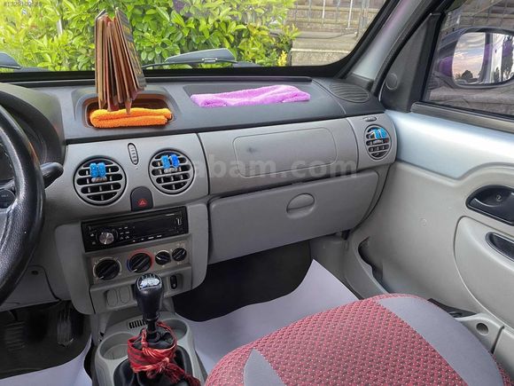 MAKYAJLI KANGOO KLİMALİ ÇİFT AİRBENG TAKAS OLUR KART GEÇERLİ