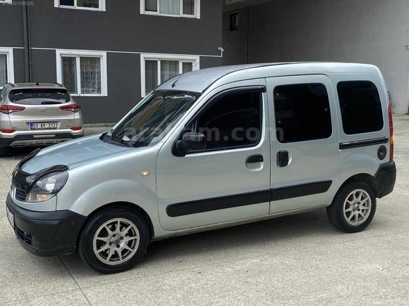 MAKYAJLI KANGOO KLİMALİ ÇİFT AİRBENG TAKAS OLUR KART GEÇERLİ