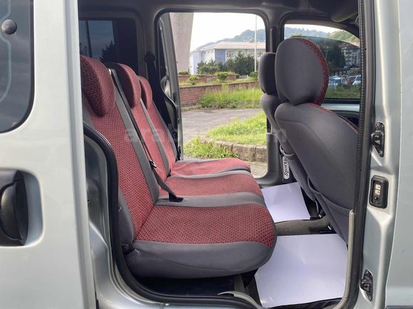 MAKYAJLI KANGOO KLİMALİ ÇİFT AİRBENG TAKAS OLUR KART GEÇERLİ
