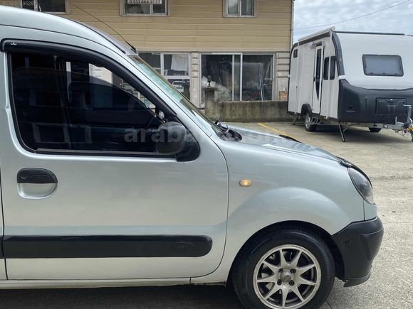 MAKYAJLI KANGOO KLİMALİ ÇİFT AİRBENG TAKAS OLUR KART GEÇERLİ