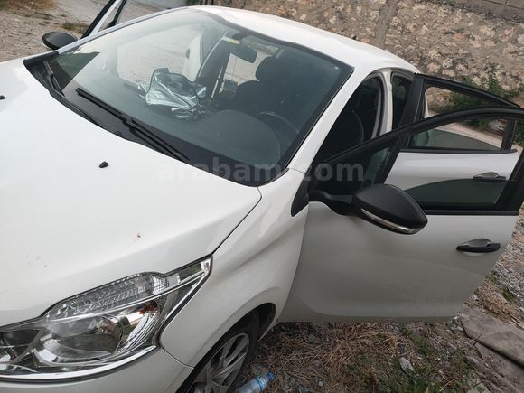 Sahibinden Peugeot 208 1.2 VTi Access 2013 Model