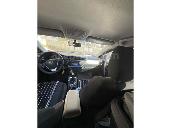 Sahibinden Toyota Auris 1.6 Active 2015 Model 