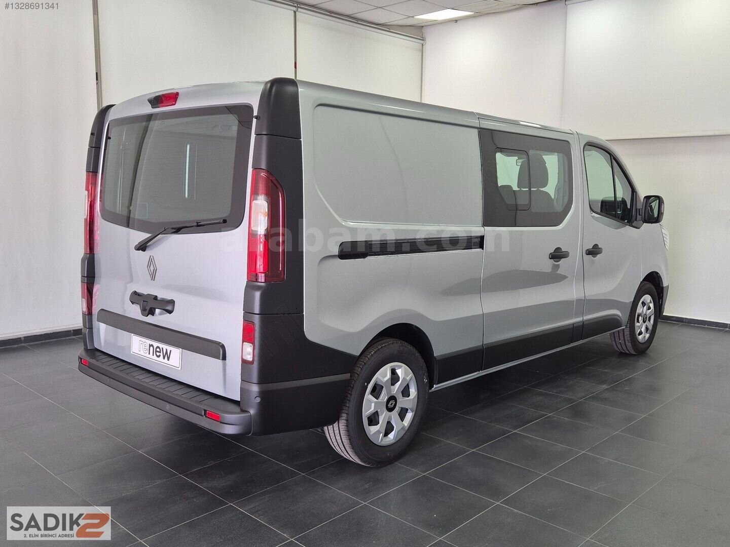 Galeriden Renault Trafic 2.0 BlueDCi Grand Confort 2025 Model Denizli 0 km Gri 4