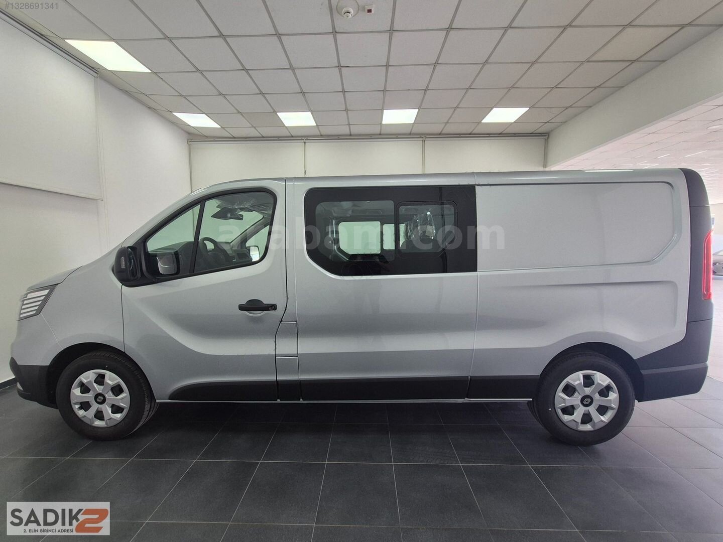 Galeriden Renault Trafic 2.0 BlueDCi Grand Confort 2025 Model Denizli 0 km Gri 7