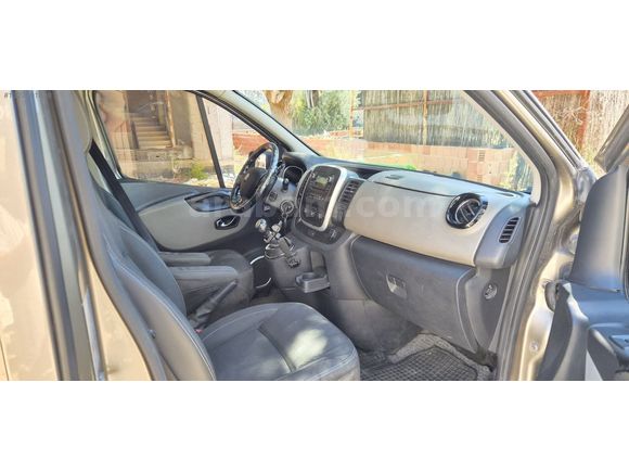 GALERİ ONUR 2016 RENO TRAFIC OTOMOBIL RUHSATLI 8+1