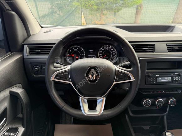 2022 MODEL 129.000 KM'DE RENAULT EXPRESS COMBİ 1.5 BlueDci JOY