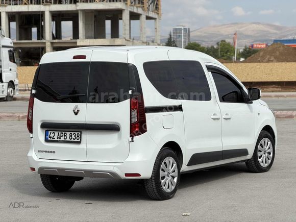 2022 MODEL 129.000 KM'DE RENAULT EXPRESS COMBİ 1.5 BlueDci JOY