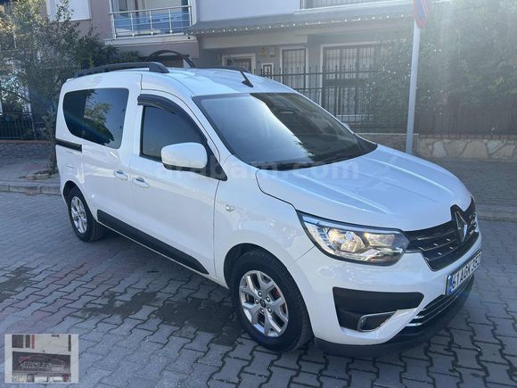 2022 EXPRESS COMBİ 1.5 BLUE DCİ TAUCH HATASIZ