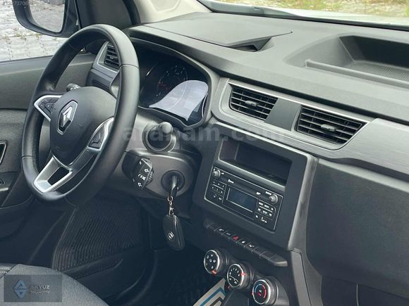 2023 RENAULT EXPRESS 1.5DCİ TOUCH HATASIZ BOYASIZ 22.000 KM'DE