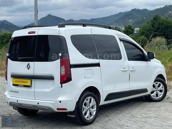 2023 RENAULT EXPRESS 1.5DCİ TOUCH HATASIZ BOYASIZ 22.000 KM'DE