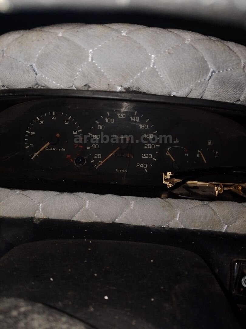 Sahibinden Mazda 626 2.0 GLX 1994 Model Konya 515.000 km Beyaz 6