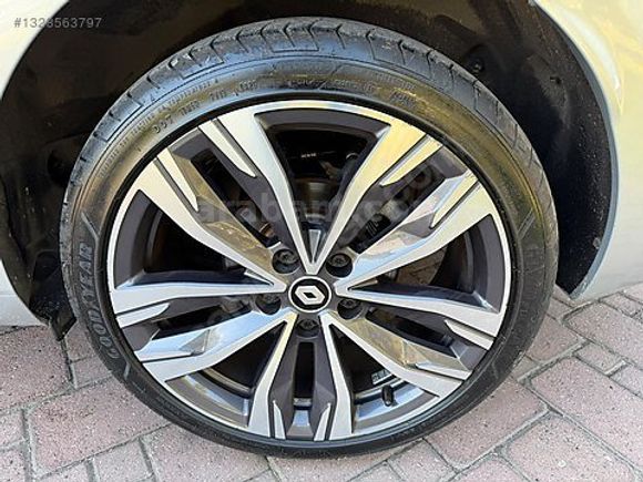 2023 MODEL RENAULT MEGANE 4 İCON CAM TAVANLI HATASIZ