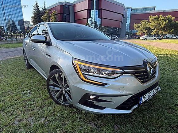 2023 MODEL RENAULT MEGANE 4 İCON CAM TAVANLI HATASIZ
