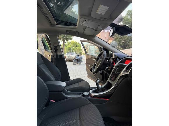 Opel Astra 1.3 CDTI Cosmo  Sunroff