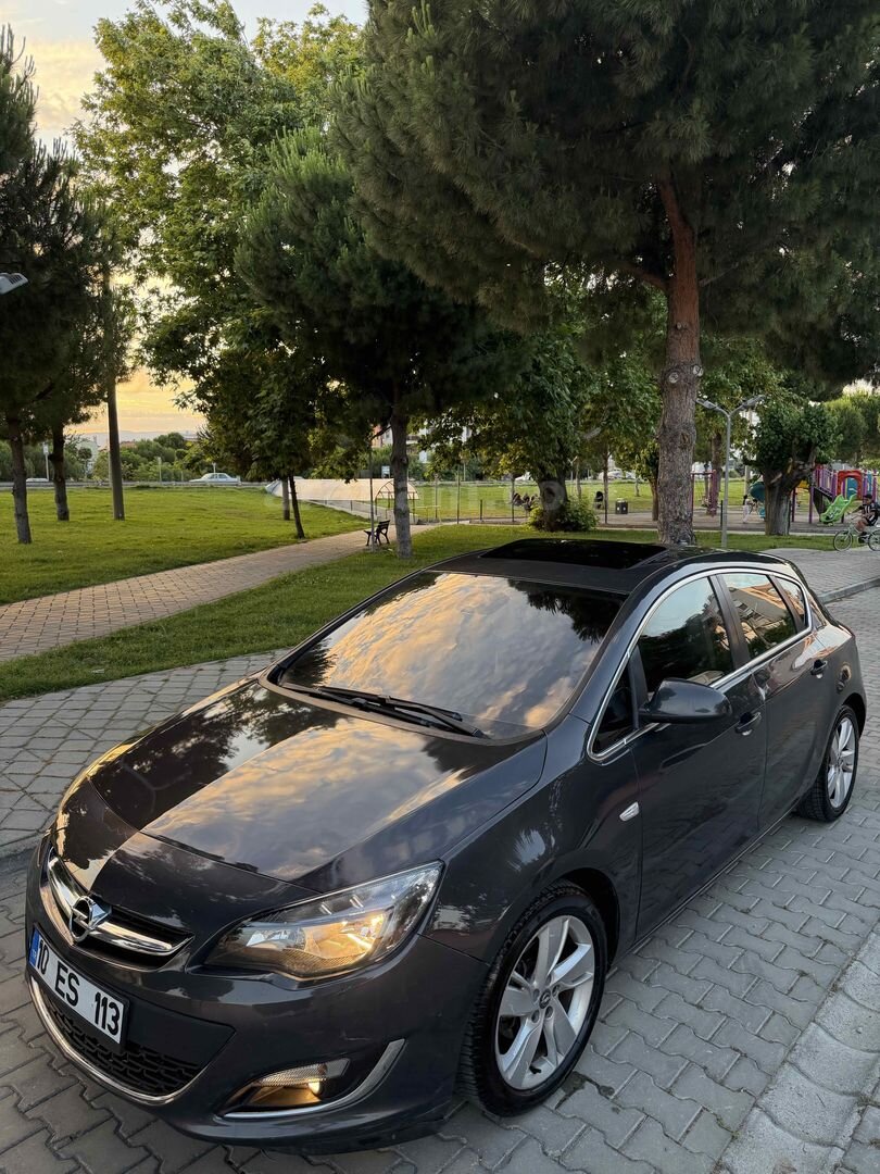Galeriden Opel Astra 1.3 CDTI Cosmo 2013 Model Balıkesir 275.000 km Füme 2
