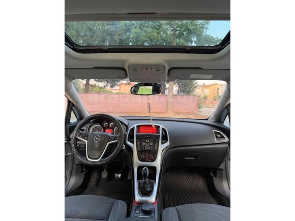 Opel Astra 1.3 CDTI Cosmo  Sunroff