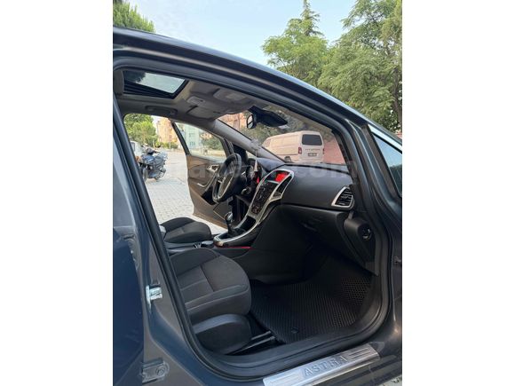 Opel Astra 1.3 CDTI Cosmo  Sunroff